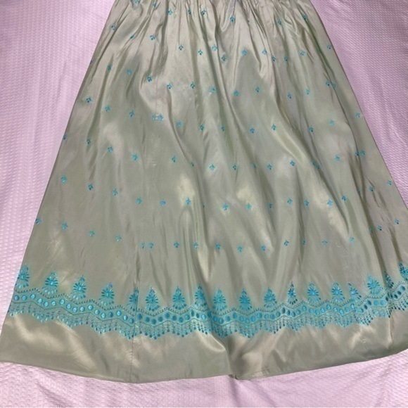 Finity Studio 2 Piece Skirt Top Set Womens 10 Sage Green 100% Silk Embroidered - Picture 4 of 12